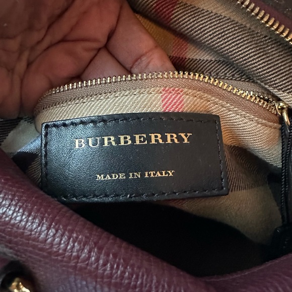 Authentic Burberry - Picture 4 of 9